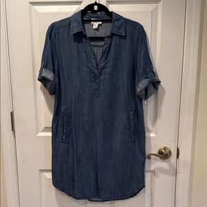 LOFT Blue Chambray Short Sleeve Dress